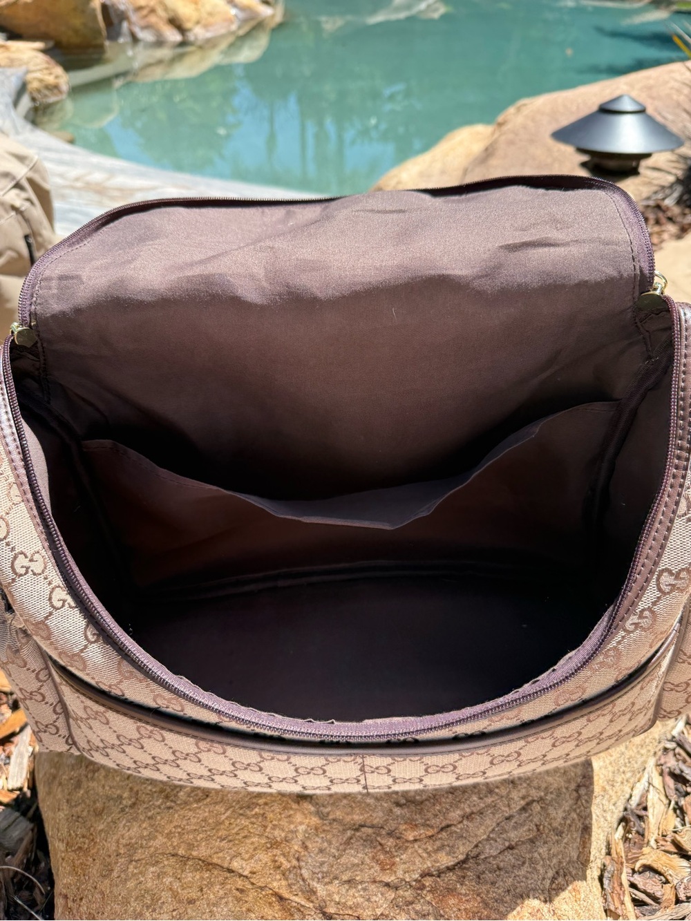 Gucci Beige/Brown GG Canvas Messenger Bag with diaper change pad ! - Picture 9 of 11